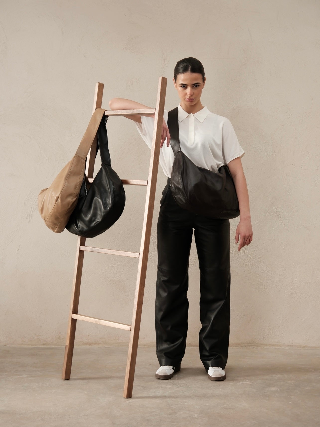 Leather tote bag