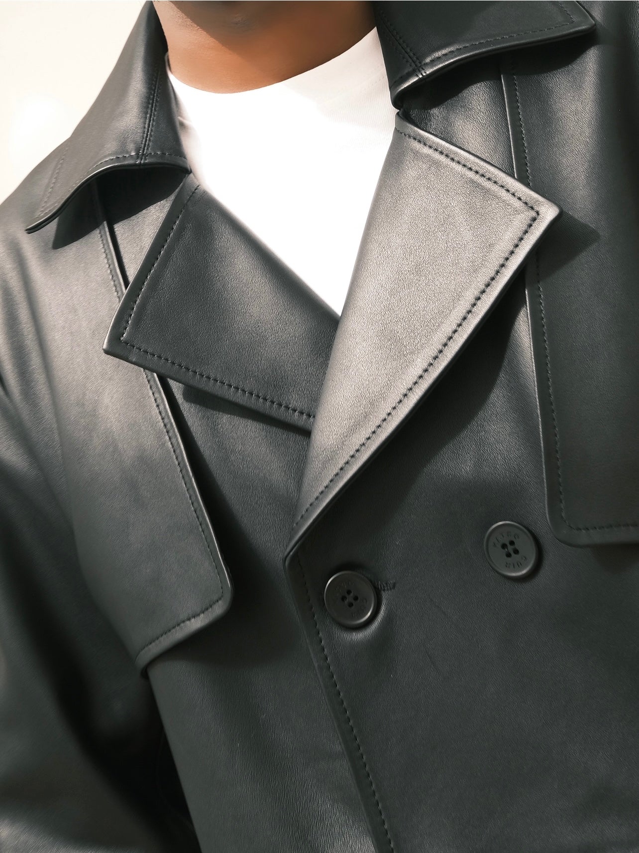 The leather trench coat for men