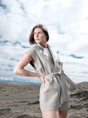 Le gilet en cuir oversize