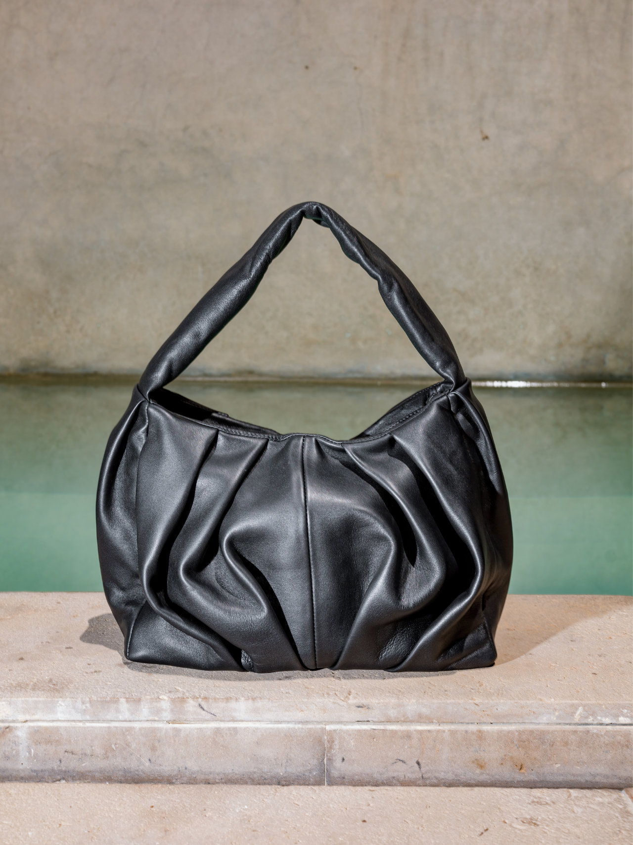 Leather puffy bag